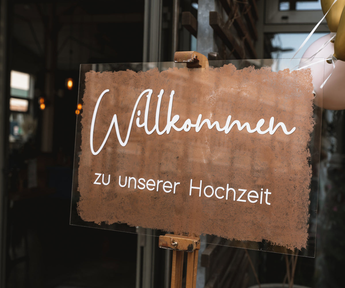 Indiviulisiertes Willkommensschild fuer Hochzeit