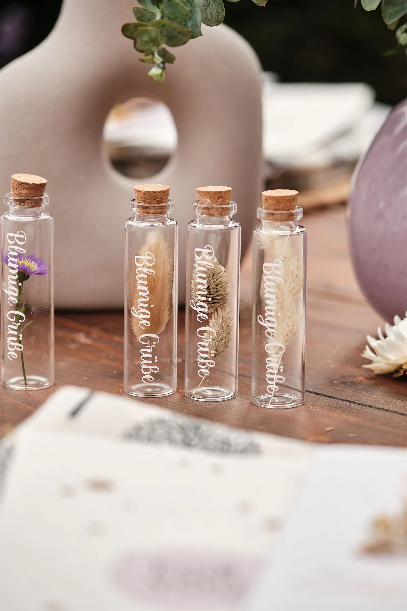 Individualisierte Gastgeschenke mit Blumen