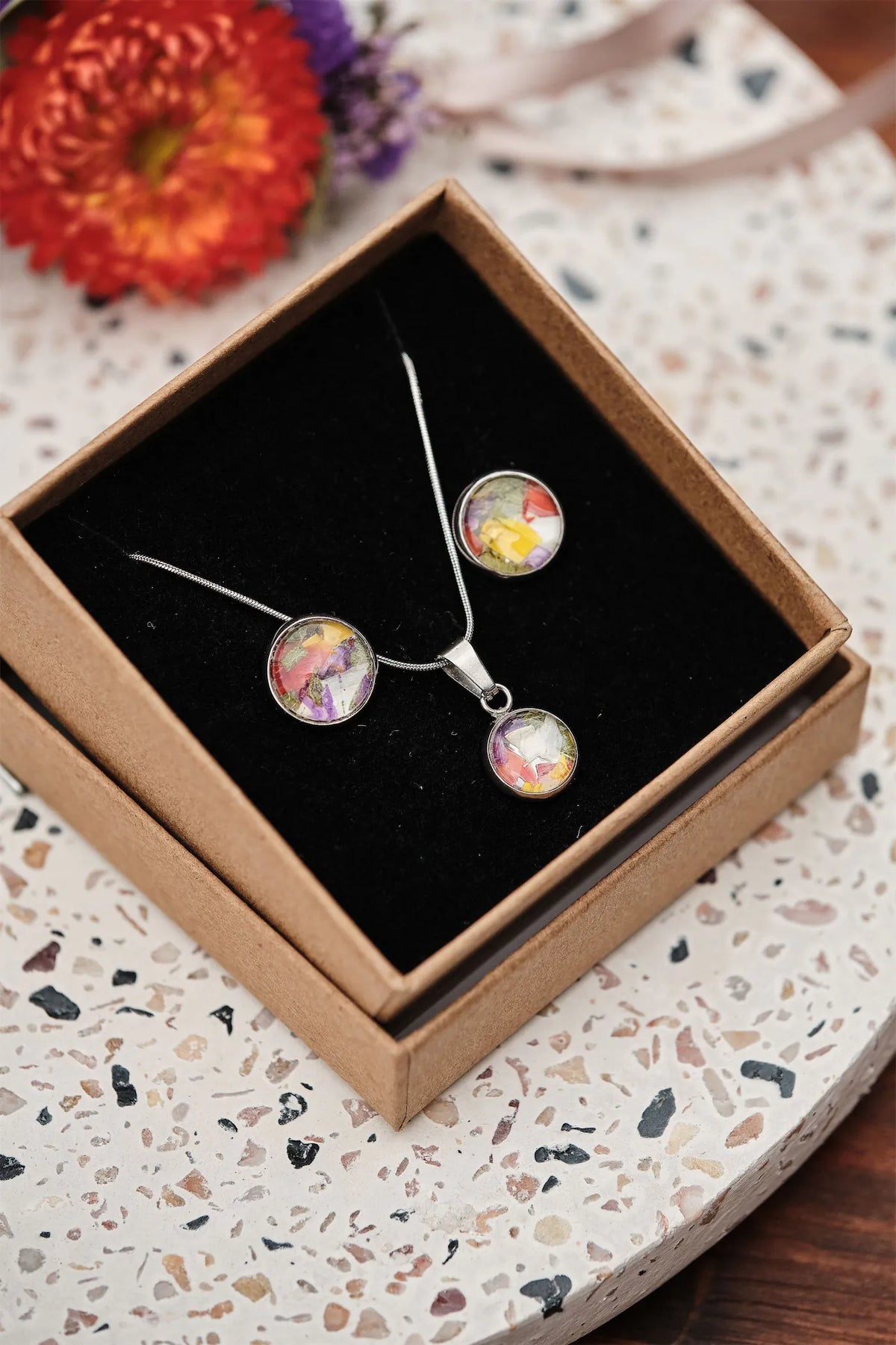 Blüten Schmuck Unikate – Pläsierchen Köln