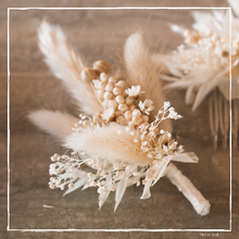 Lade das Bild in den Galerie-Viewer, DIY Kit - Anstecker/ Boutonniere aus Trockenblumen
