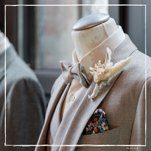 Lade das Bild in den Galerie-Viewer, DIY Kit - Anstecker/ Boutonniere aus Trockenblumen
